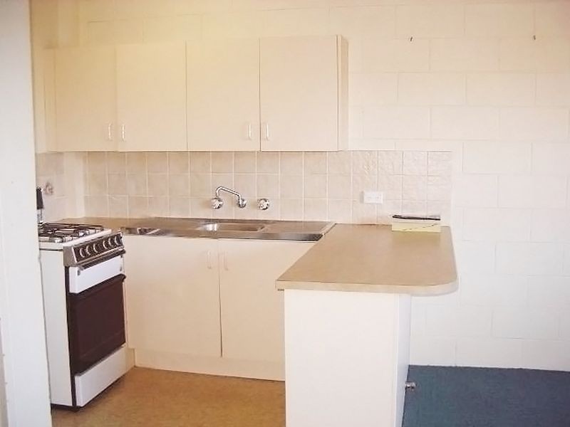 14/10 Macquoid Street, Queanbeyan NSW 2620