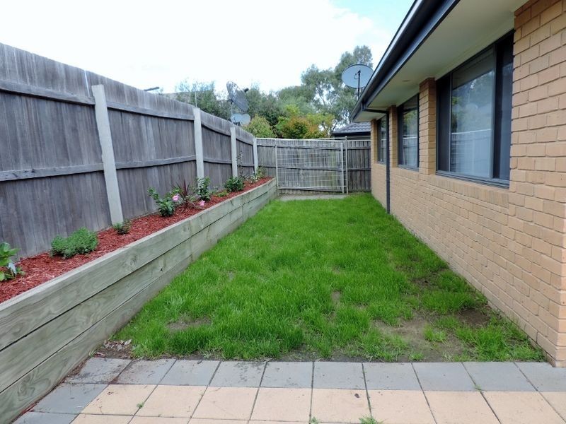 37 Bluestone Gardens, Jerrabomberra NSW 2619