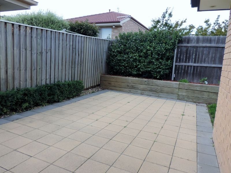 37 Bluestone Gardens, Jerrabomberra NSW 2619