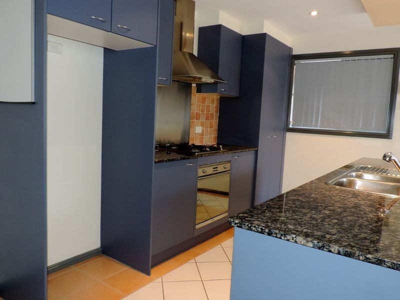37 Bluestone Gardens, Jerrabomberra NSW 2619