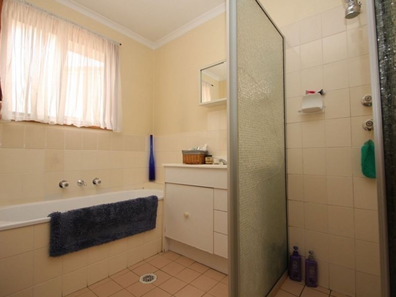 1/40-42 Crest Park Parade, Queanbeyan NSW 2620