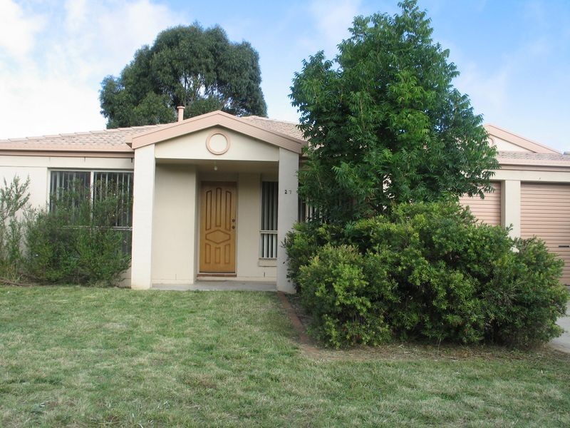 27 Thomas Royal Gardens, Booroomba ACT 2620
