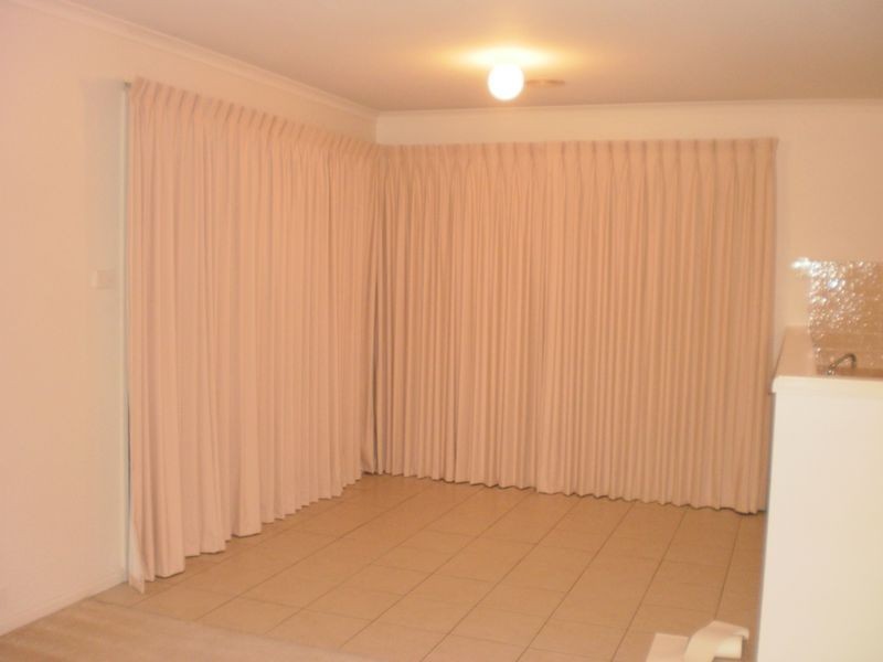 27 Thomas Royal Gardens, Booroomba ACT 2620