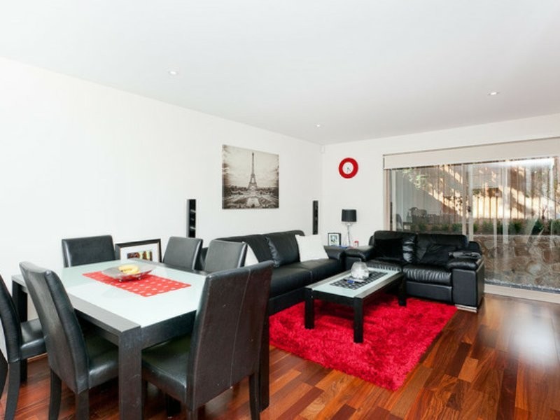 11/33 Macquoid Street, Queanbeyan NSW 2620