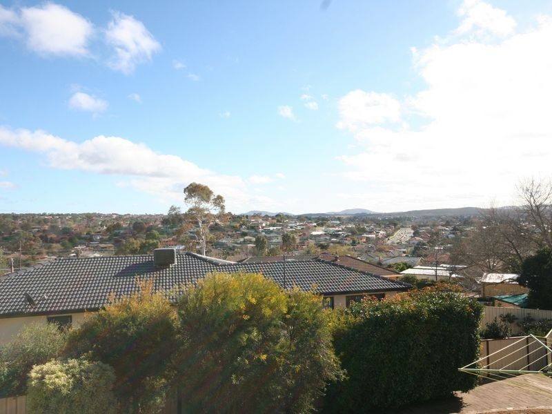 24 Pindari Crescent, Queanbeyan NSW 2620