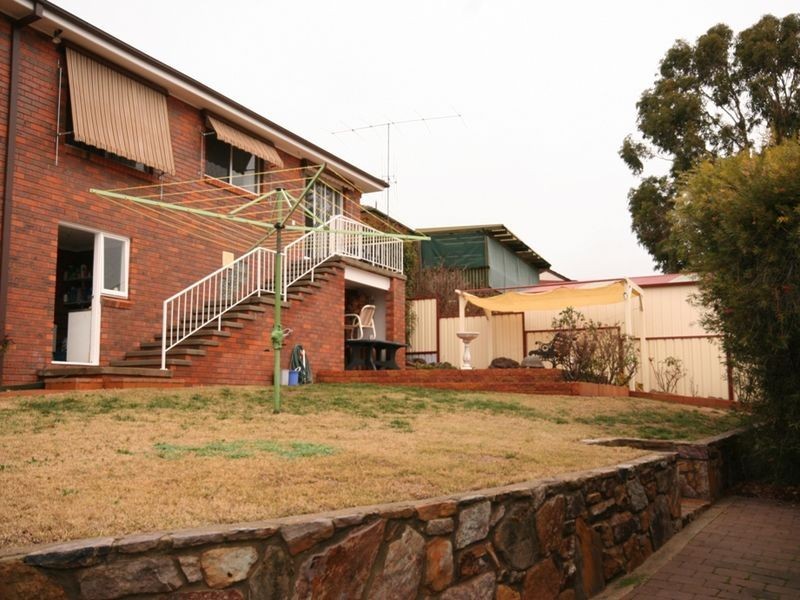 24 Pindari Crescent, Queanbeyan NSW 2620