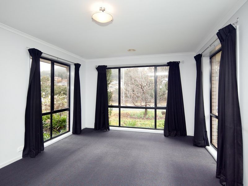 10 Dilwynia Crescent, Jerrabomberra NSW 2619