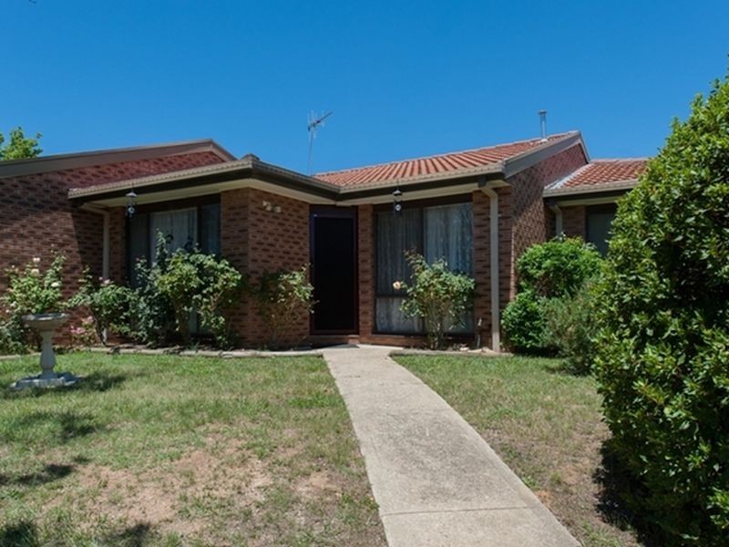 2/116 Henderson Road, Queanbeyan NSW 2620