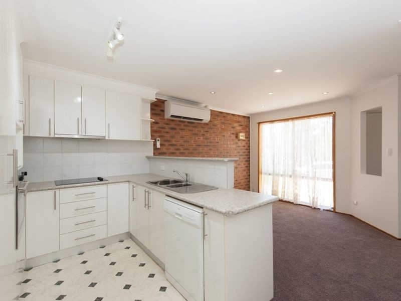 2/116 Henderson Road, Queanbeyan NSW 2620