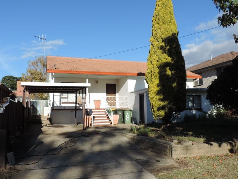 8 Charles Street, Queanbeyan NSW 2620