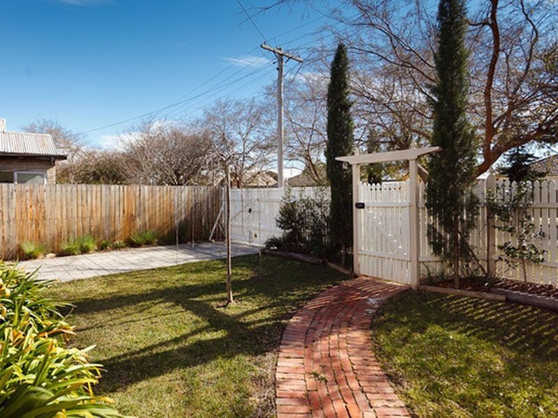 9 Alice Street, Queanbeyan NSW 2620