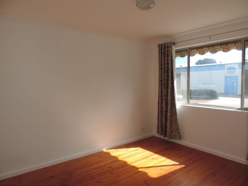 16 Carrington Street, Queanbeyan East NSW 2620
