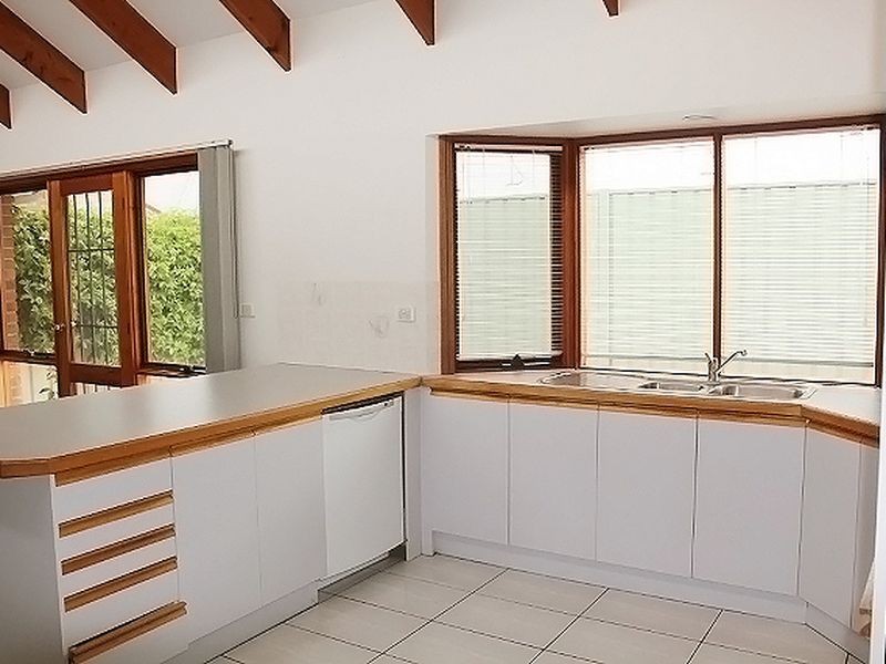 2/19 Bungendore Road, Queanbeyan NSW 2620