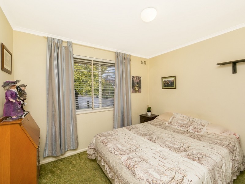 12 Leck Street, Queanbeyan NSW 2620