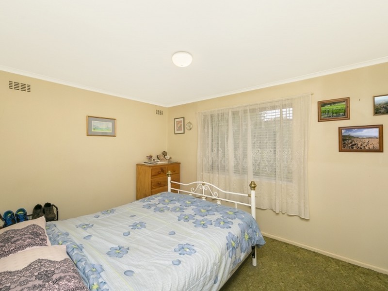 12 Leck Street, Queanbeyan NSW 2620
