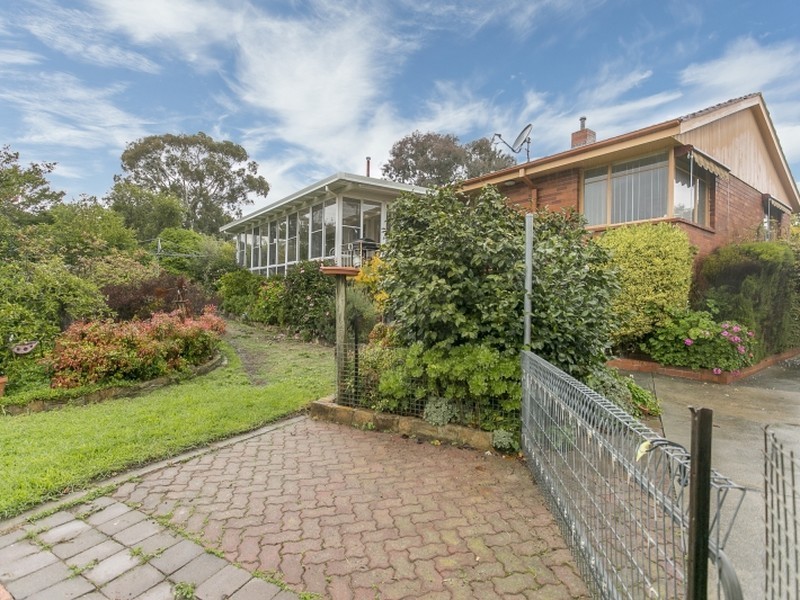12 Leck Street, Queanbeyan NSW 2620