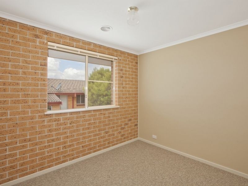 2/33 Gilmore Place, Queanbeyan NSW 2620