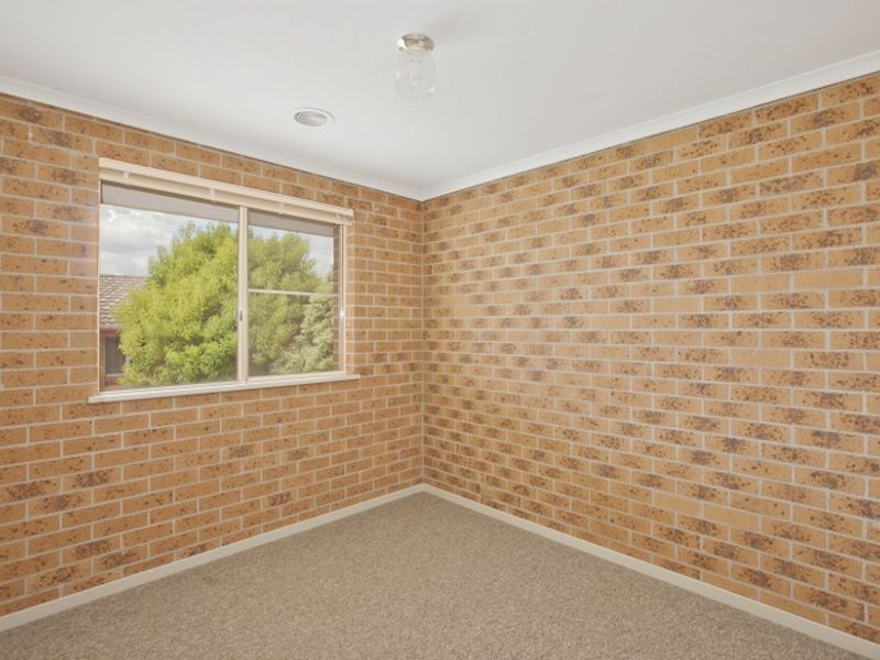 2/33 Gilmore Place, Queanbeyan NSW 2620
