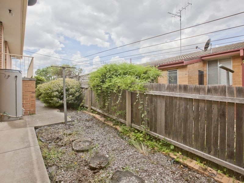 2/33 Gilmore Place, Queanbeyan NSW 2620