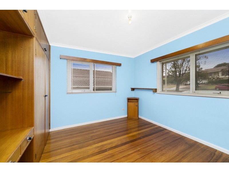 35 Crest Road, Queanbeyan NSW 2620