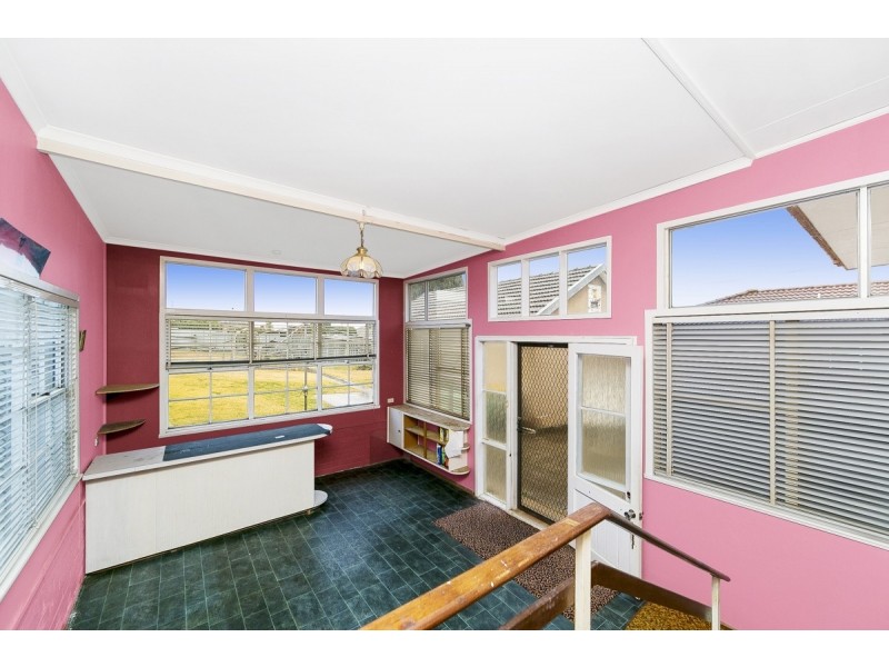 35 Crest Road, Queanbeyan NSW 2620