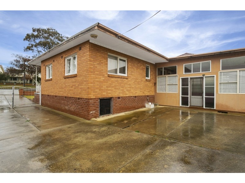 35 Crest Road, Queanbeyan NSW 2620