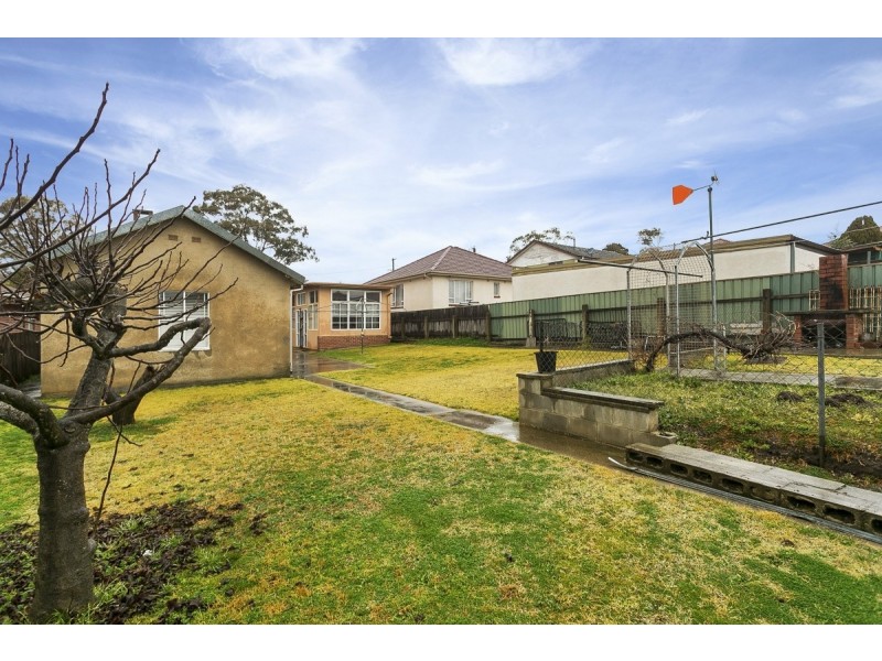 35 Crest Road, Queanbeyan NSW 2620