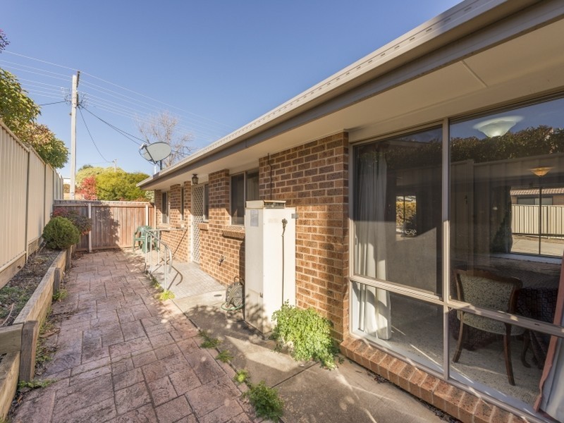 1/26 Mowatt Street, Queanbeyan NSW 2620