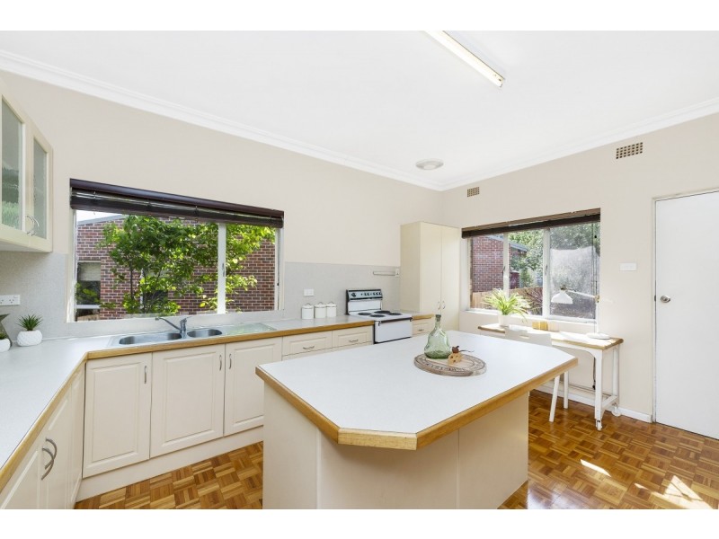 42 Thorpe Avenue, Queanbeyan NSW 2620