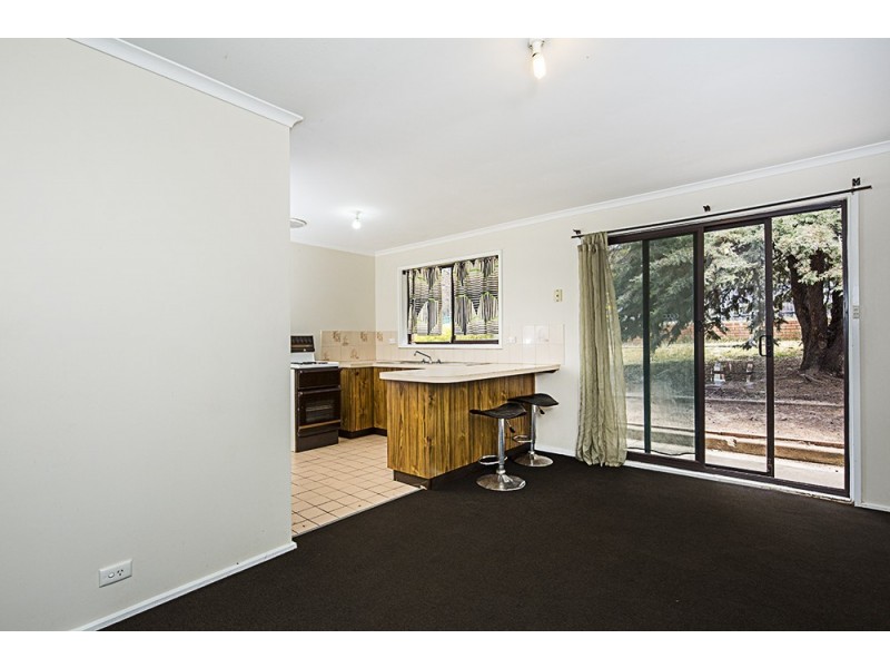 54 Sassafras Crescent, Queanbeyan NSW 2620
