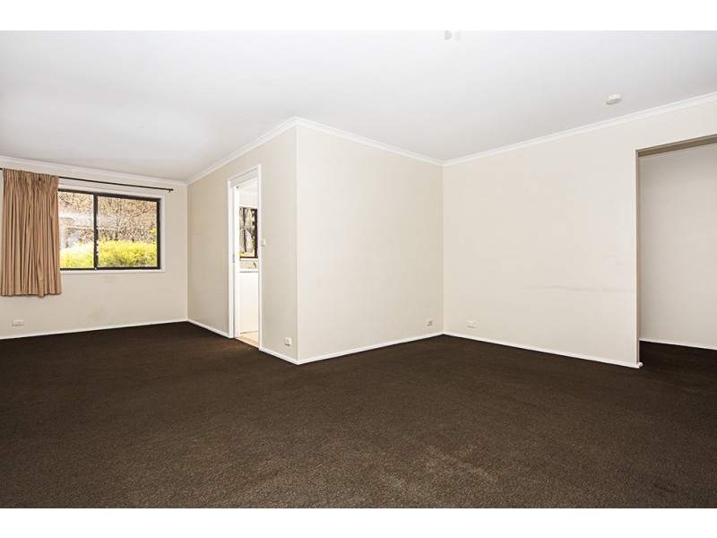 54 Sassafras Crescent, Queanbeyan NSW 2620
