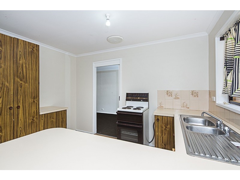54 Sassafras Crescent, Queanbeyan NSW 2620