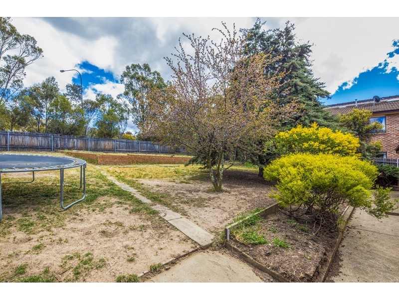 54 Sassafras Crescent, Queanbeyan NSW 2620