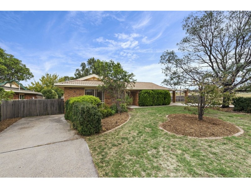31 Franklin Court, Jerrabomberra NSW 2619