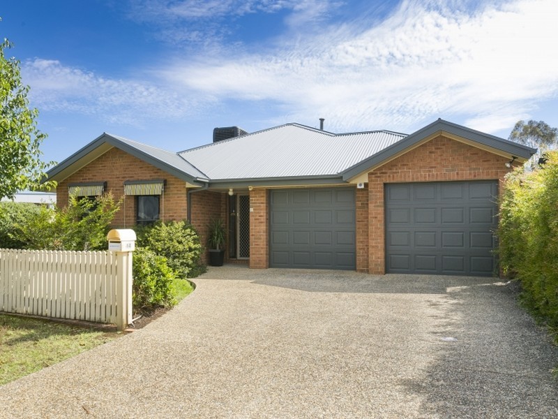 44 Stonehaven Circuit, Queanbeyan NSW 2620
