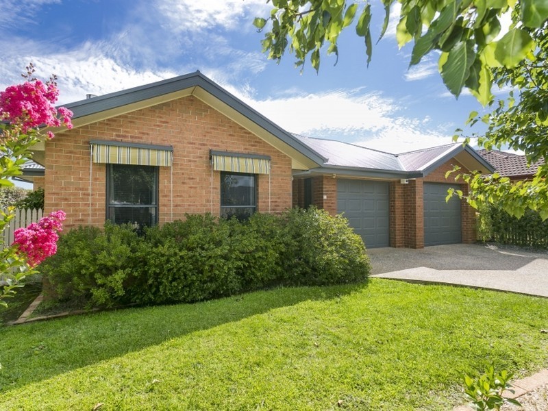 44 Stonehaven Circuit, Queanbeyan NSW 2620