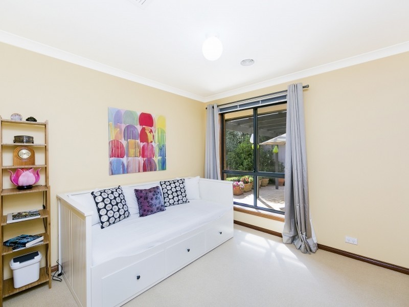 44 Stonehaven Circuit, Queanbeyan NSW 2620