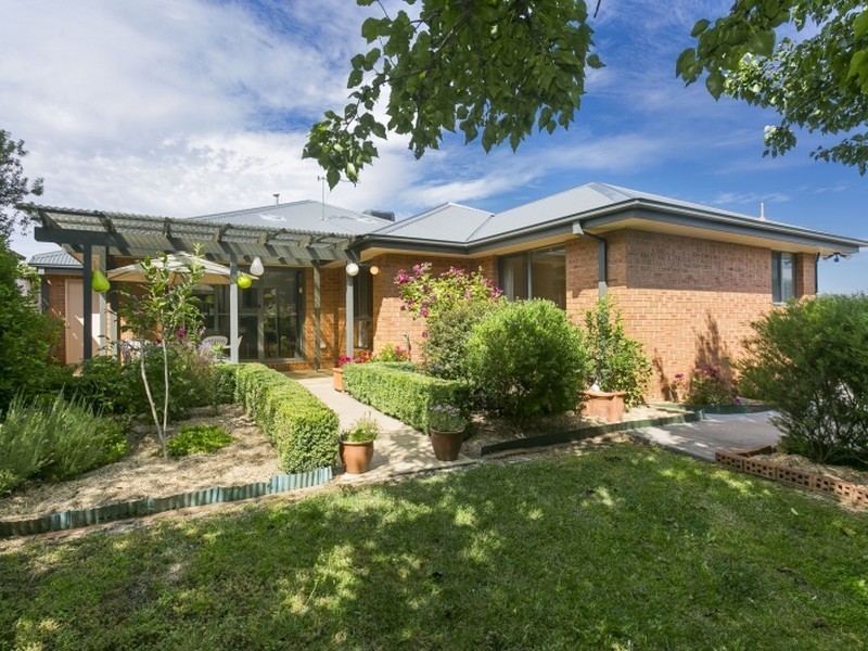 44 Stonehaven Circuit, Queanbeyan NSW 2620