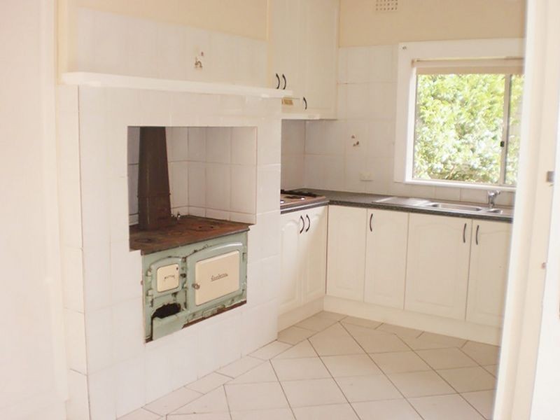 37 Stornaway Road, Queanbeyan NSW 2620