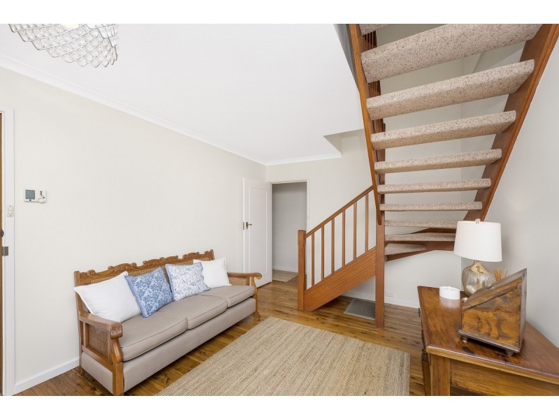 6 Johnson Place, Queanbeyan NSW 2620