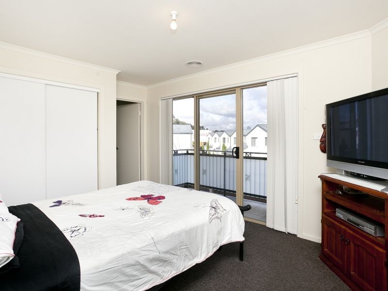 3/4 Mulloon Street, Queanbeyan NSW 2620