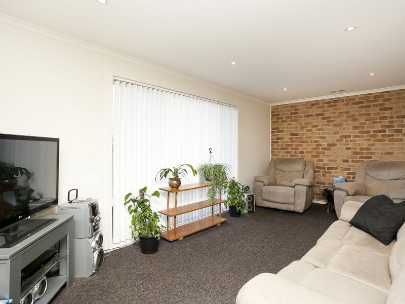 3/4 Mulloon Street, Queanbeyan NSW 2620