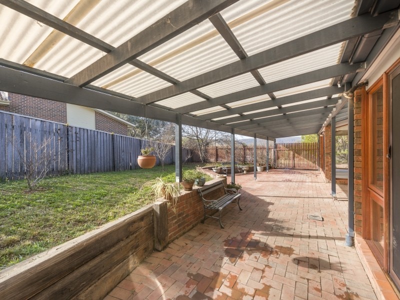 14 Russell Place, Queanbeyan NSW 2620