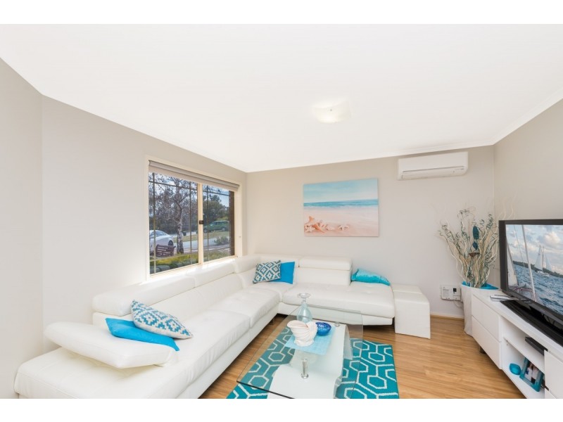 1 Cane Place, Jerrabomberra NSW 2619