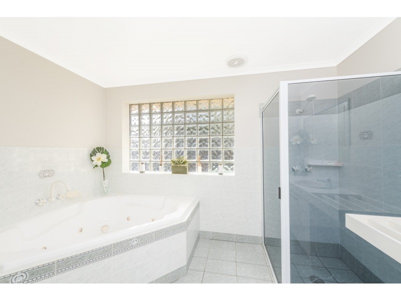 1 Cane Place, Jerrabomberra NSW 2619