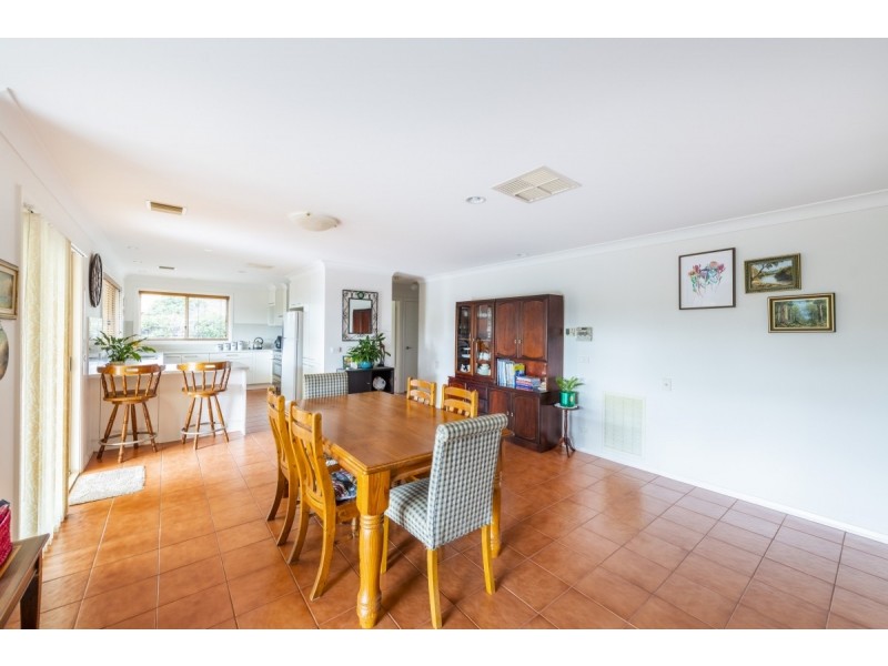 6 Stromlo Place, Jerrabomberra NSW 2619