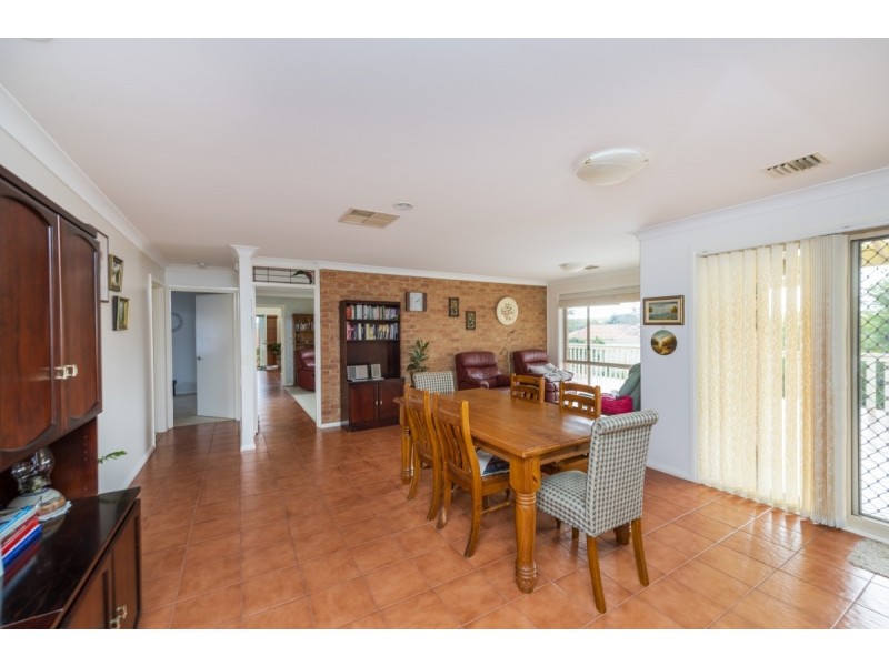 6 Stromlo Place, Jerrabomberra NSW 2619