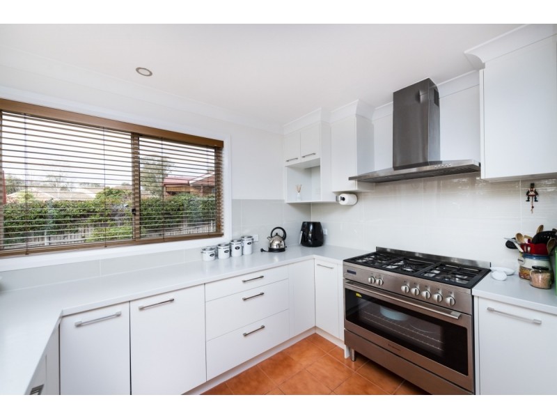 6 Stromlo Place, Jerrabomberra NSW 2619