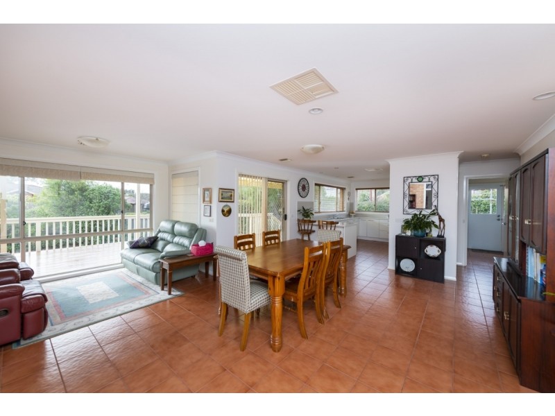 6 Stromlo Place, Jerrabomberra NSW 2619