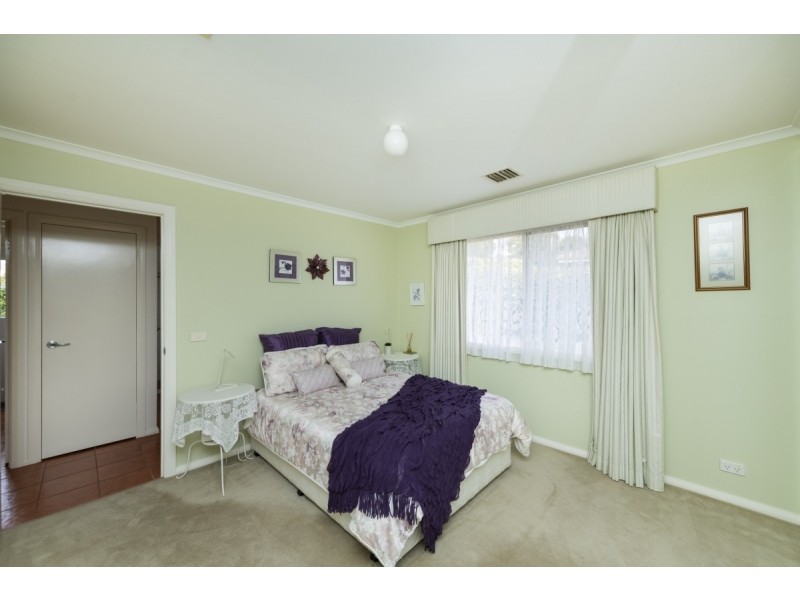 6 Stromlo Place, Jerrabomberra NSW 2619